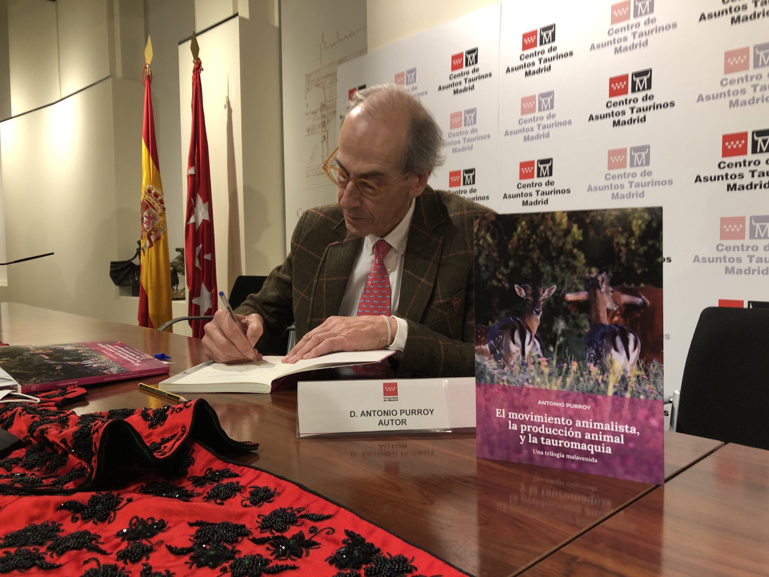 Antonio Purroy en la presentación del libro